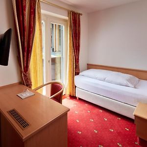 Classic Single Room